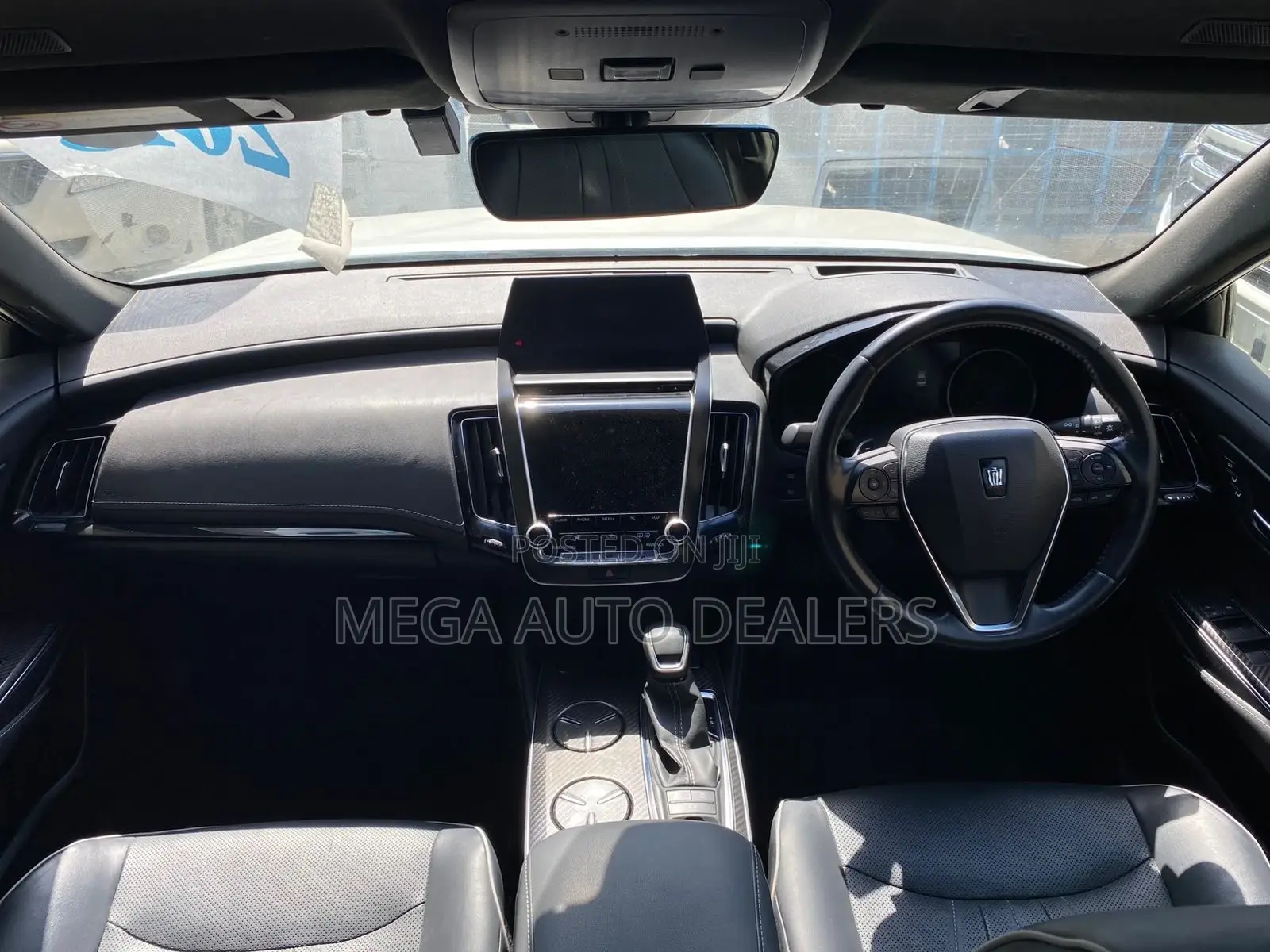 Toyota Crown 2018 White