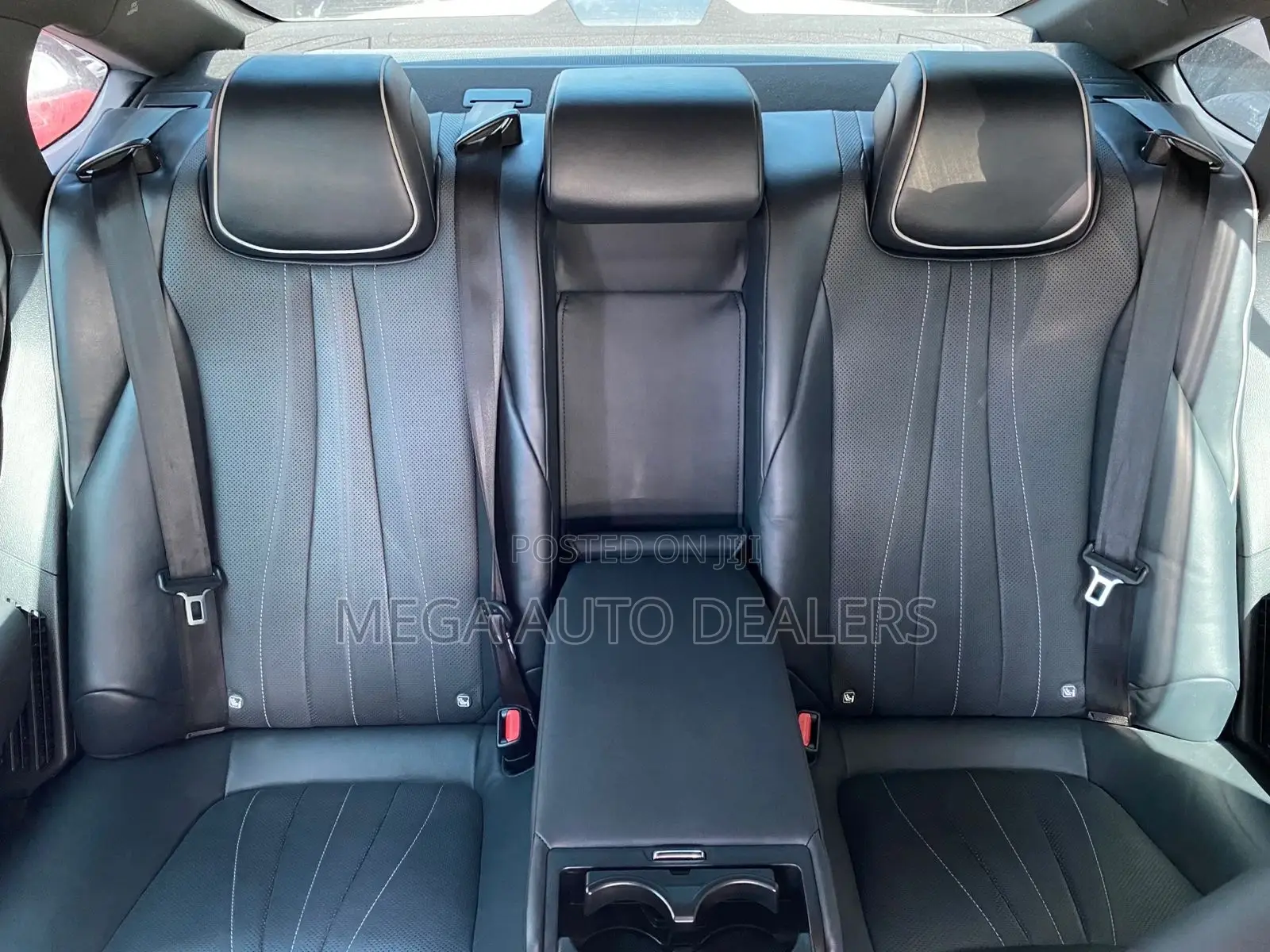 Toyota Crown 2018 White