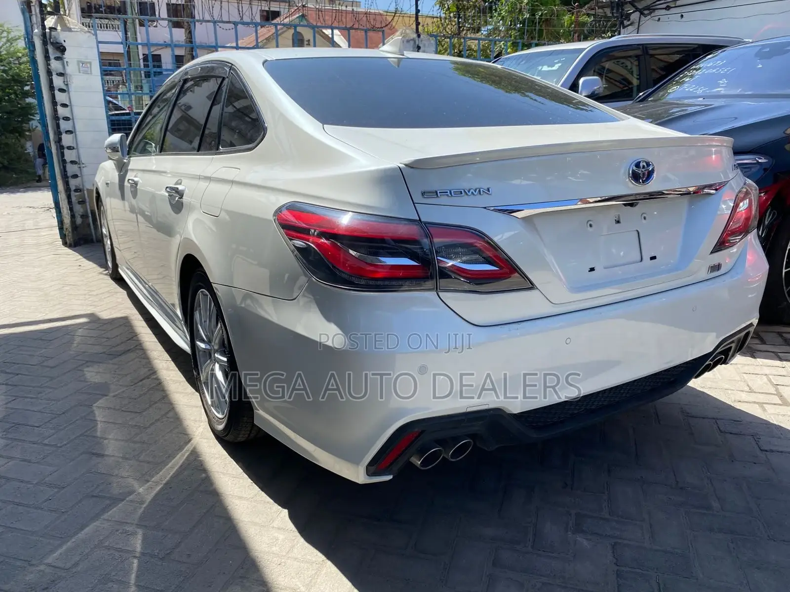 Toyota Crown 2018 White