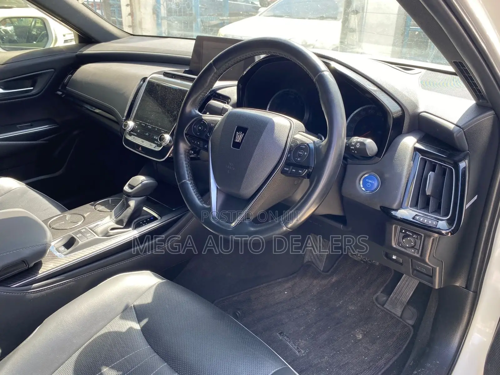 Toyota Crown 2018 White