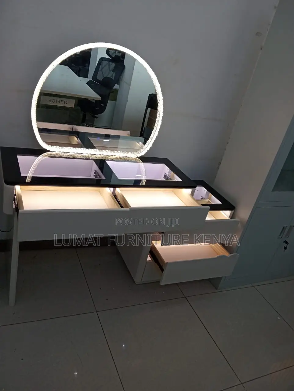 White Led Makeup Dressing Table