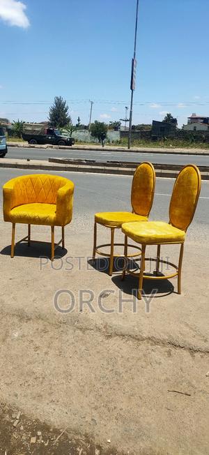 1 Manicure and 2 Service Seats - main view