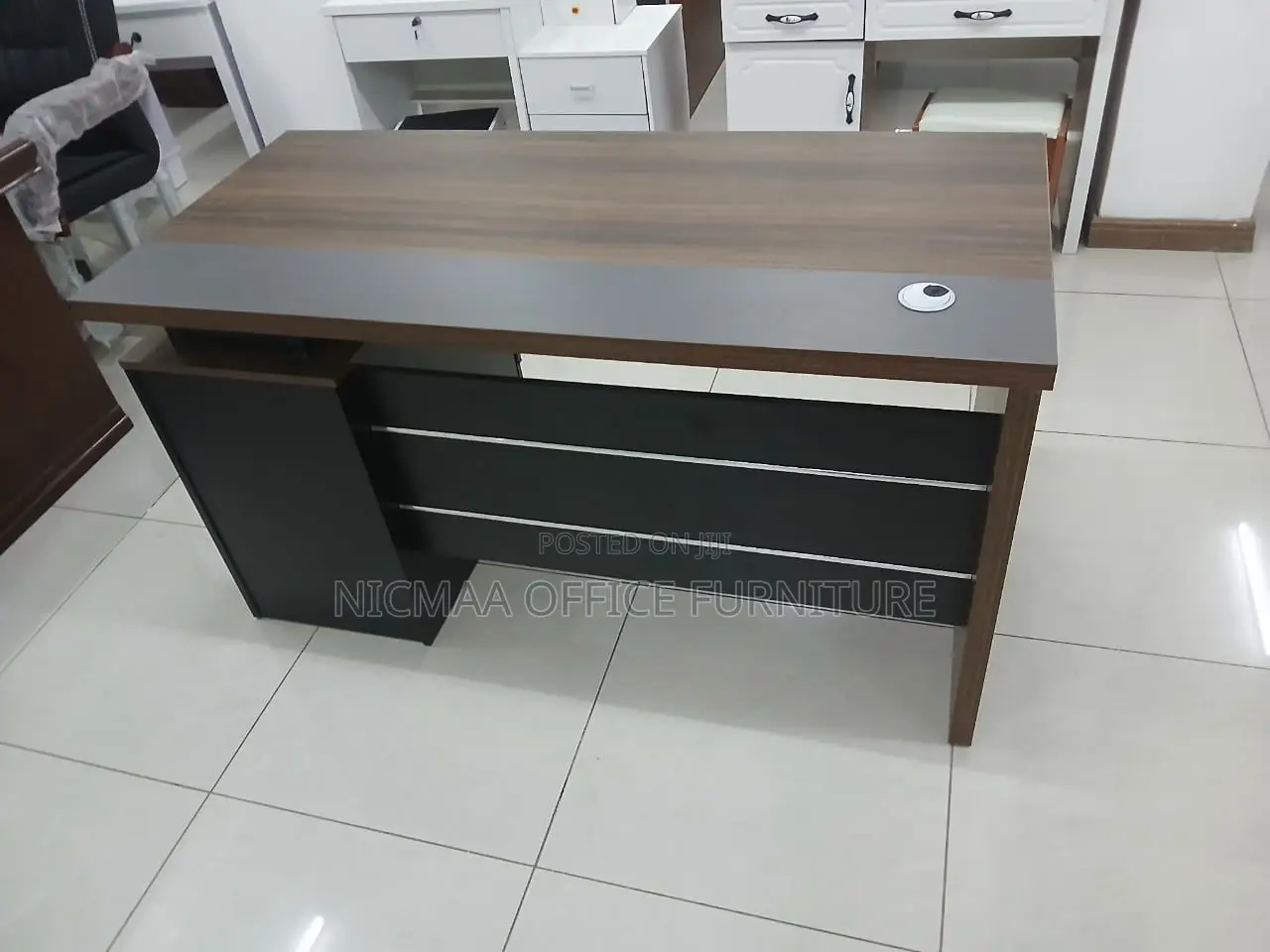Modern Form, Professional Function Advanced Desk