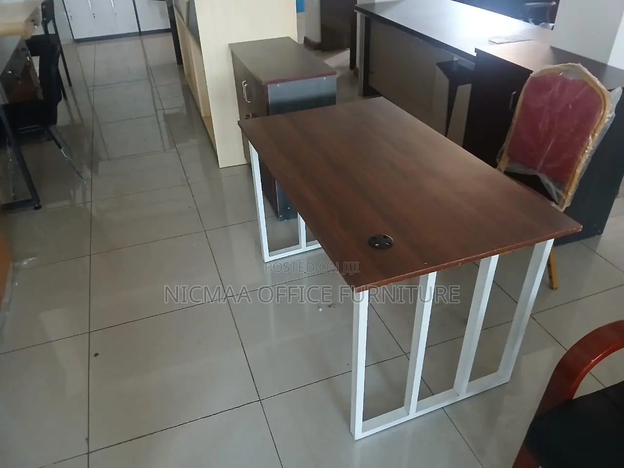 Modern. Minimal. Purposeful Advanced Desk