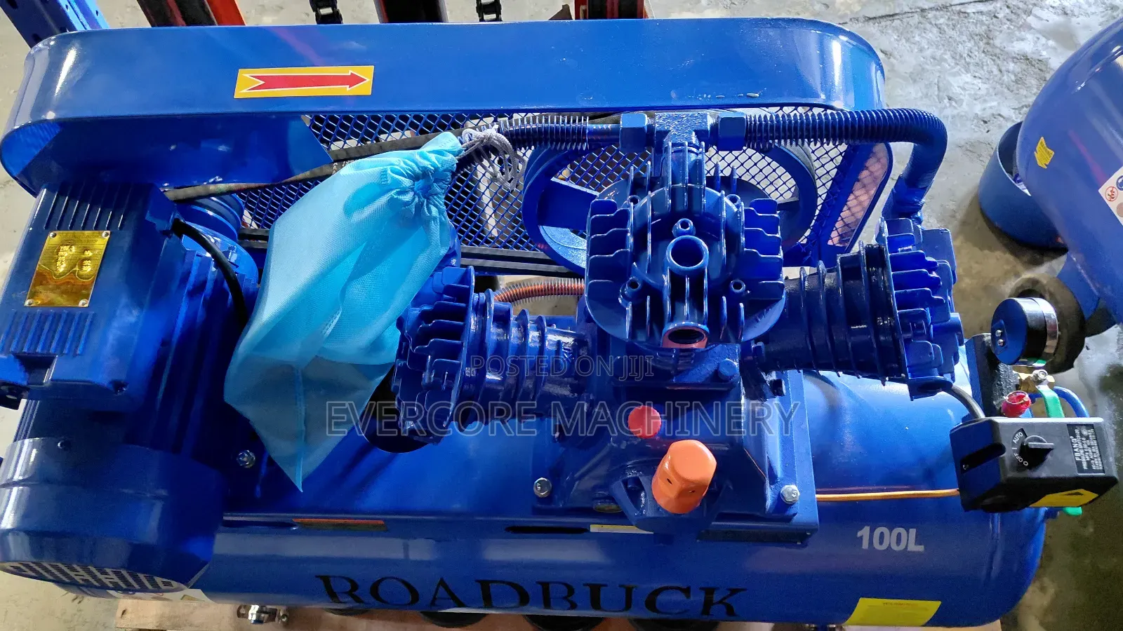 Roadbuck Italy 100l 3 Piston Air Compressor Machine