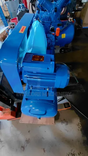 Roadbuck Italy 100l 3 Piston Air Compressor Machine