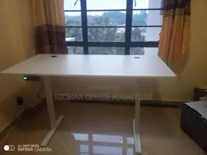 Motorized Standing Desk