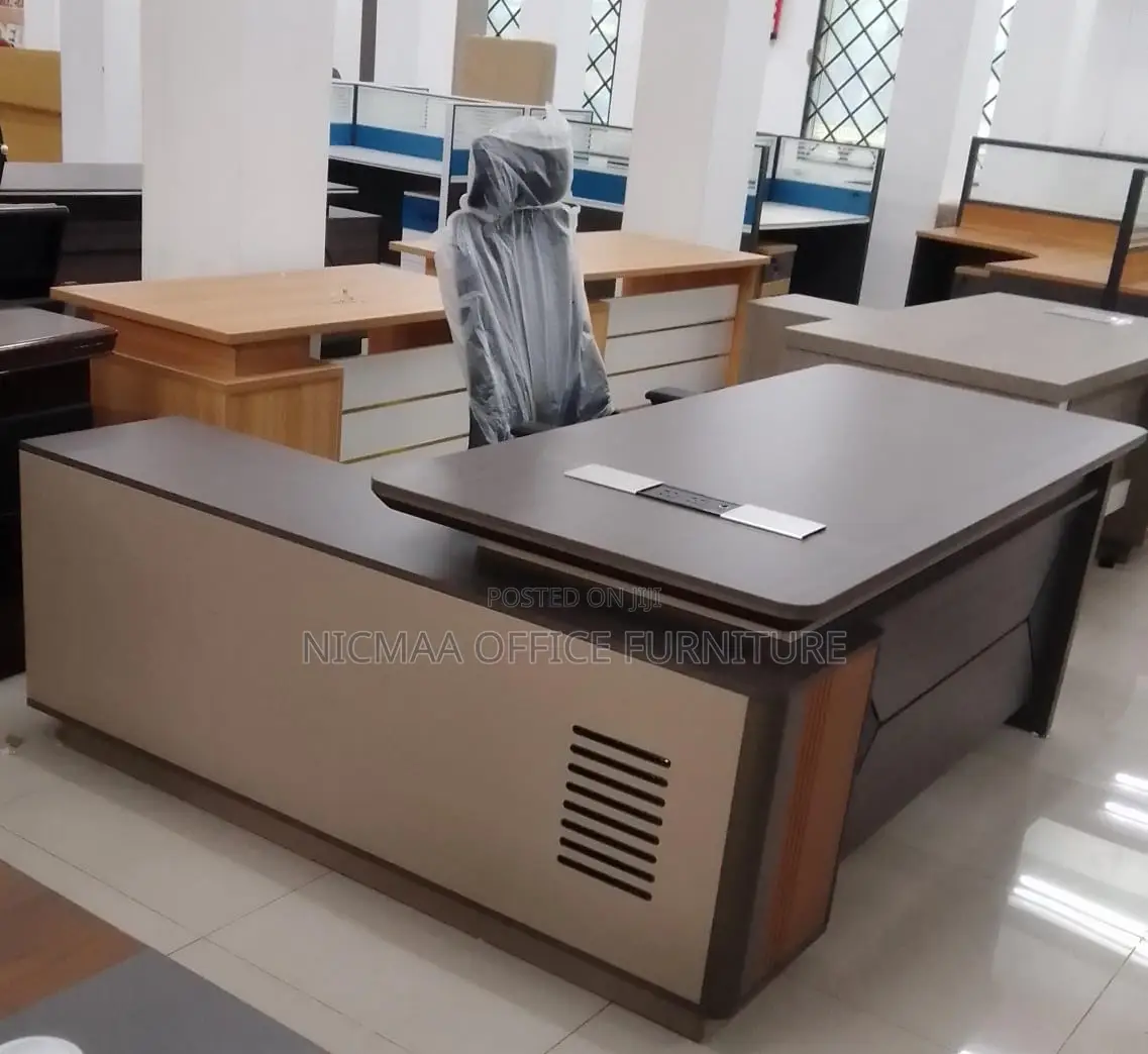 Executive Ventilated Panel Desk
