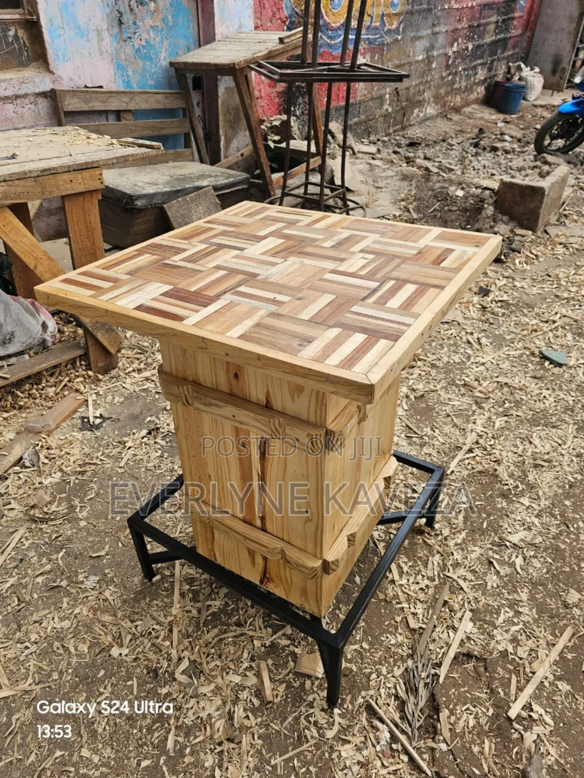 Bar and Restaurant Tables