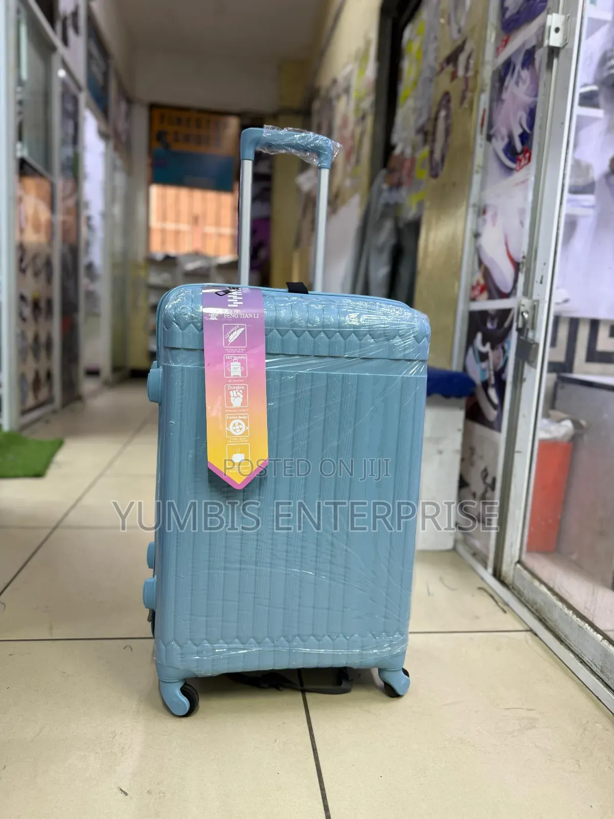 Medium Size Premium Quality Quality Suitcase at 3000 (60cm.Height