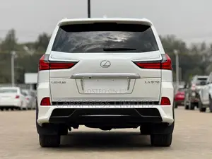 Lexus LX 570 AWD 2018 White
