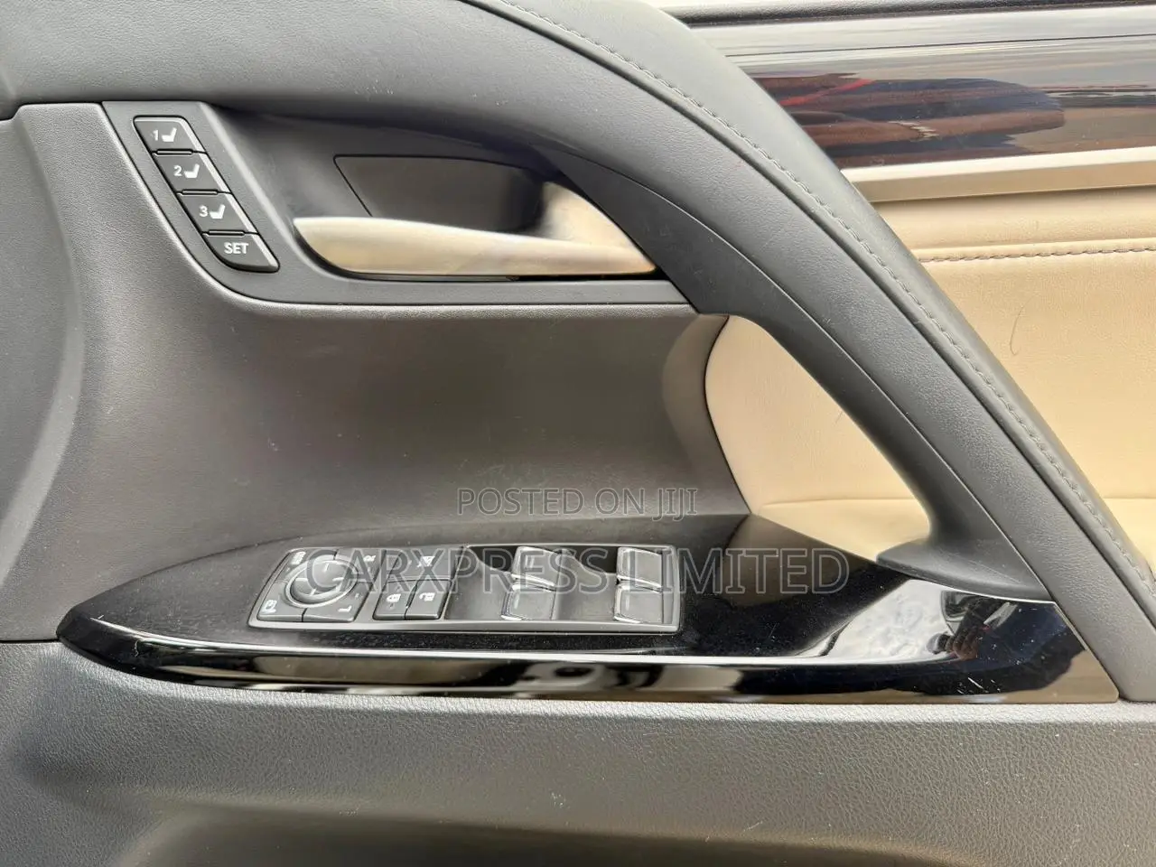 Lexus LX 570 AWD 2018 White