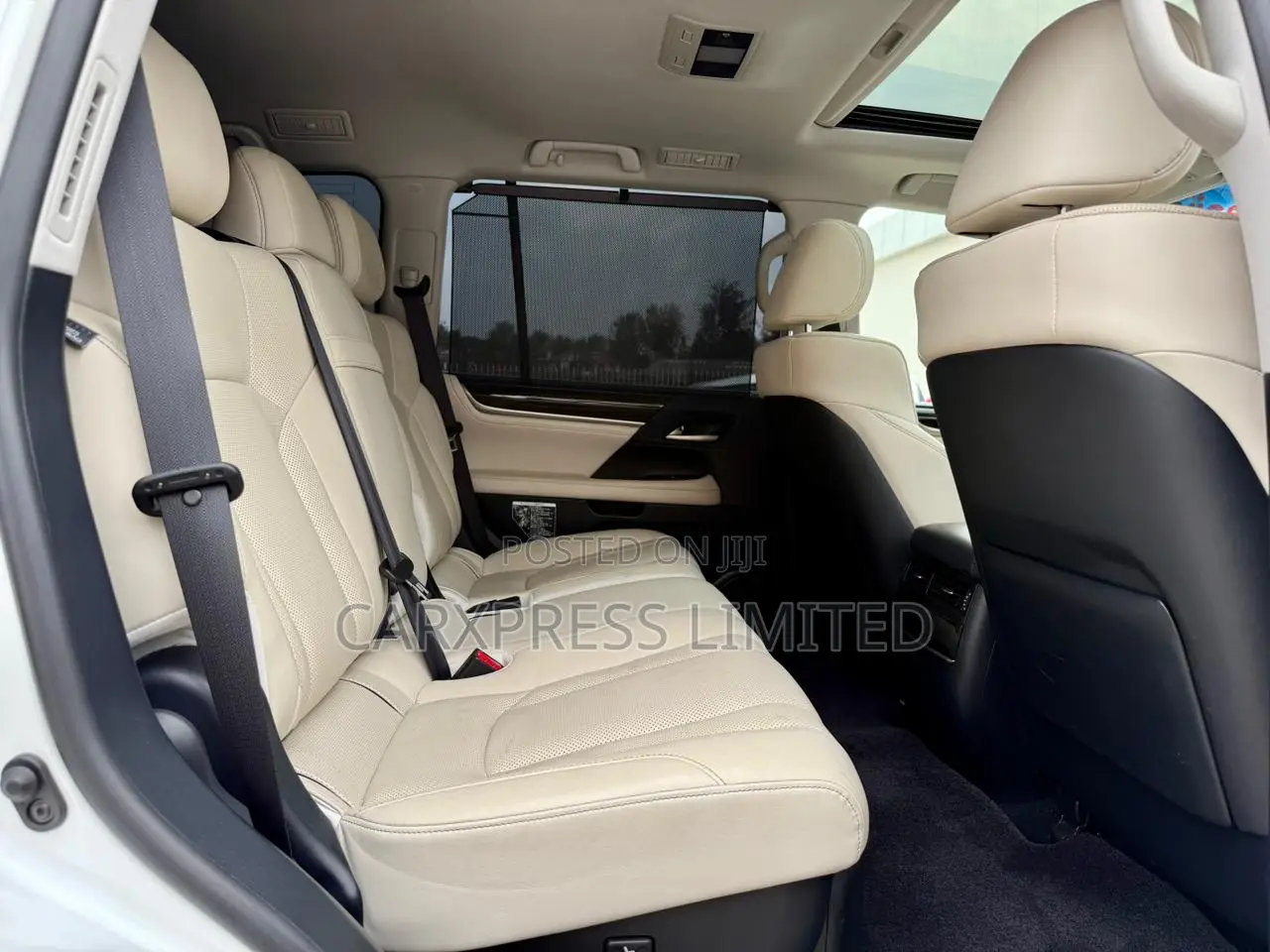 Lexus LX 570 AWD 2018 White