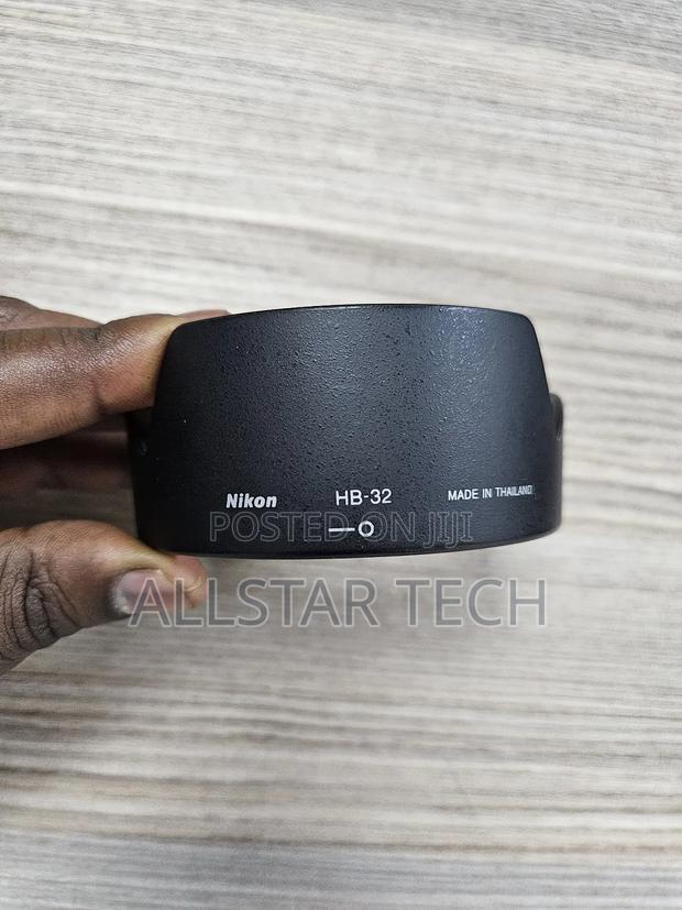 Nikon Hb-32 Lens Hood for Nikon Af-S Dx 18-105mm - main view