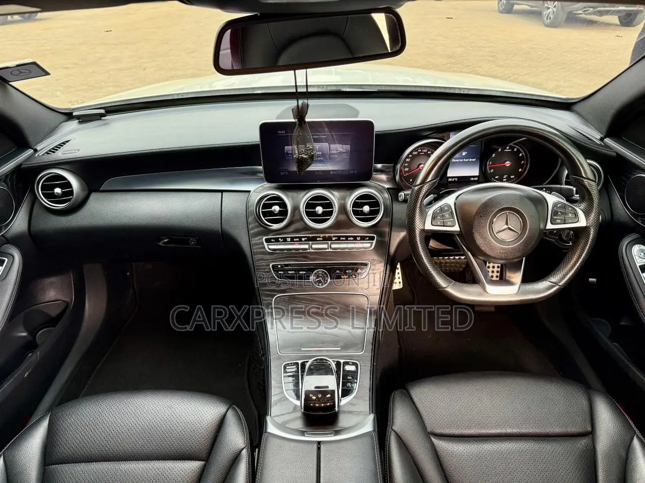 Mercedes-Benz C200 2014 White