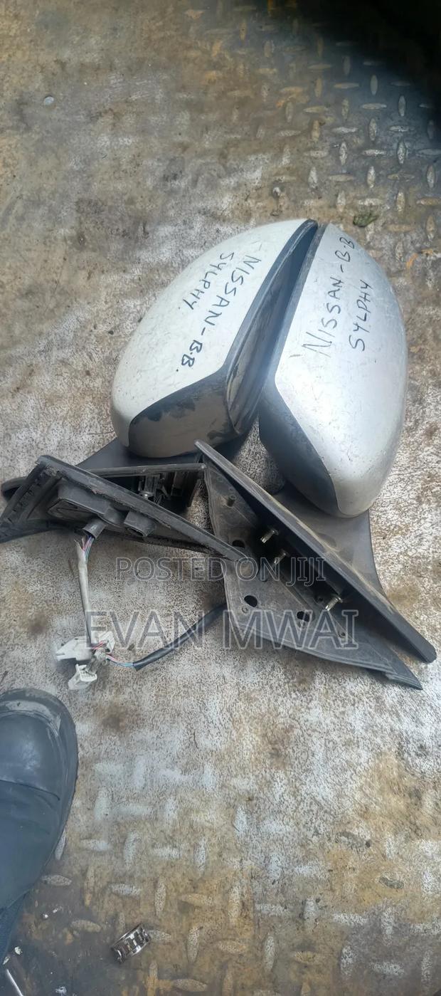 Nissan Silphy Side Mirror 2010 Right Only in Stock - thumbnail 2
