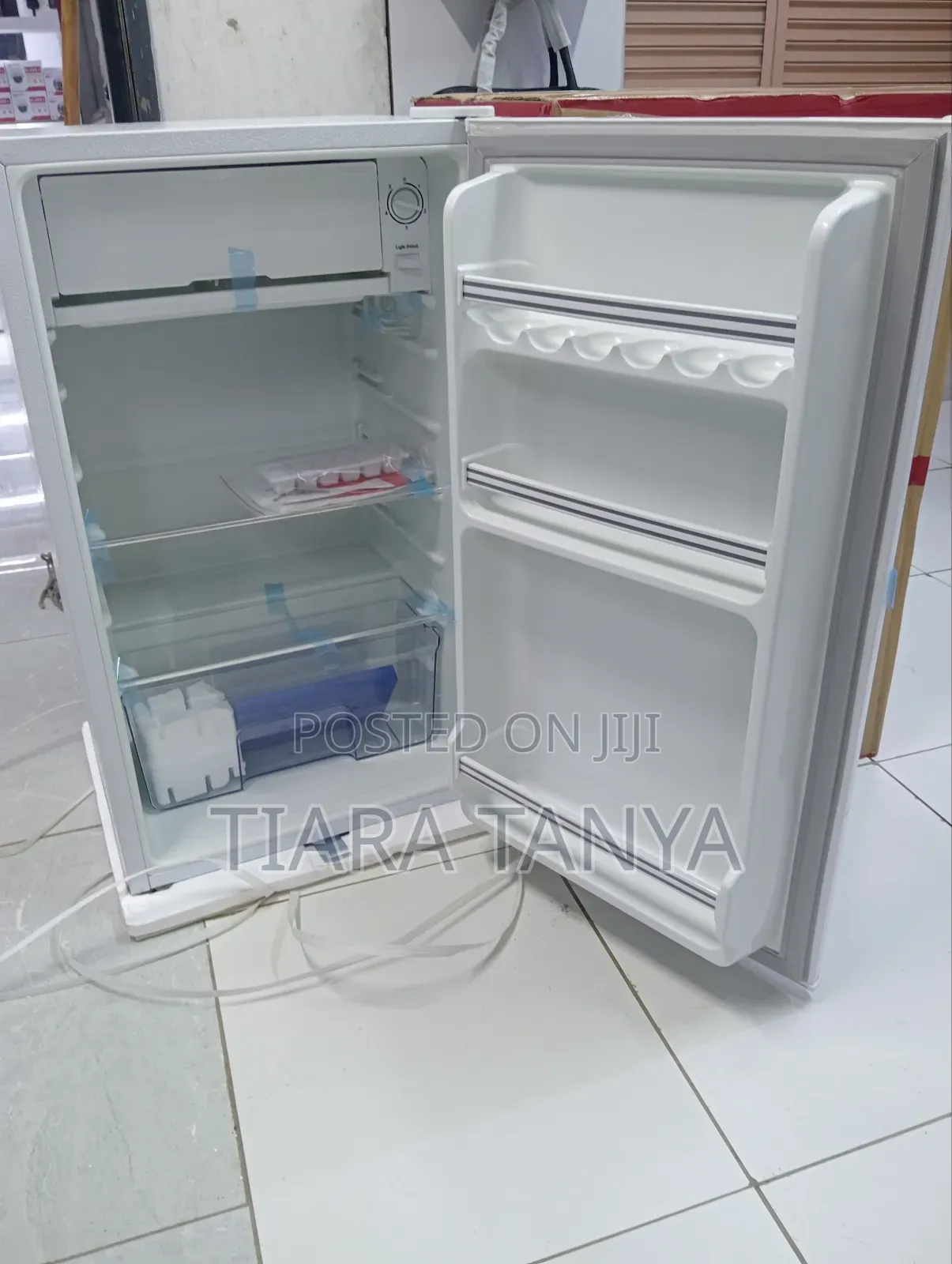 Ramtons Rf 214 Single Door Fridge 90 Litres