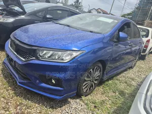 Honda Grace 2018 Blue