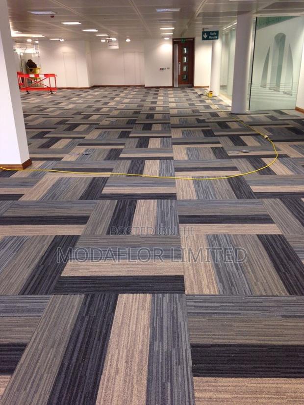 Heavy-Duty Carpet Tiles – Long-Lasting Commercial Flooring