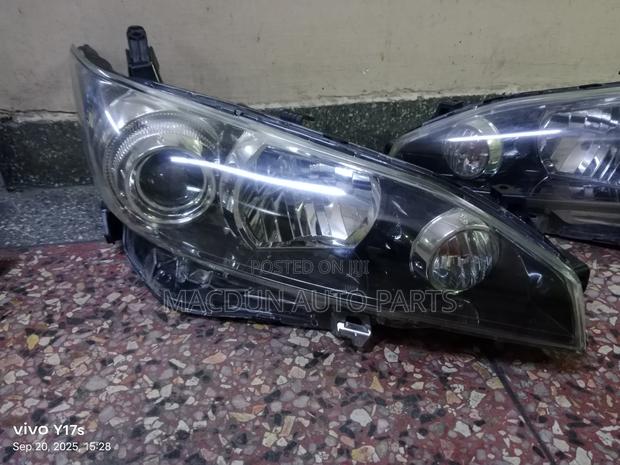 Toyota Wish 2009/2014 Xenon Headlight