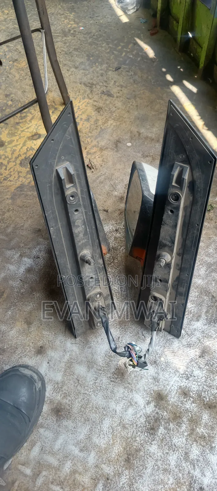 Side Mirror Nissan Serena 2010