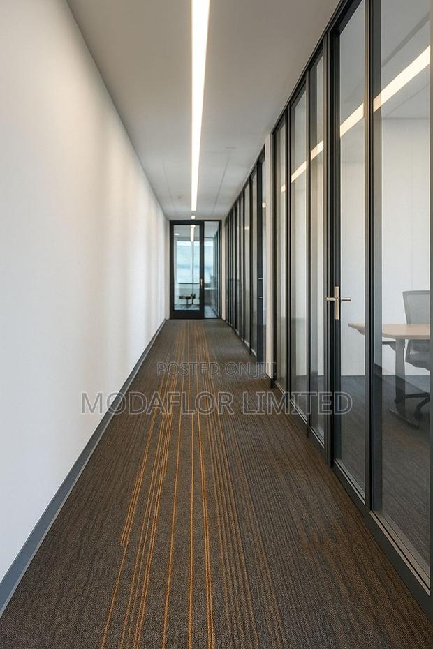 Heavy-Traffic Carpet Tiles – Long-Lasting Comfort - main view