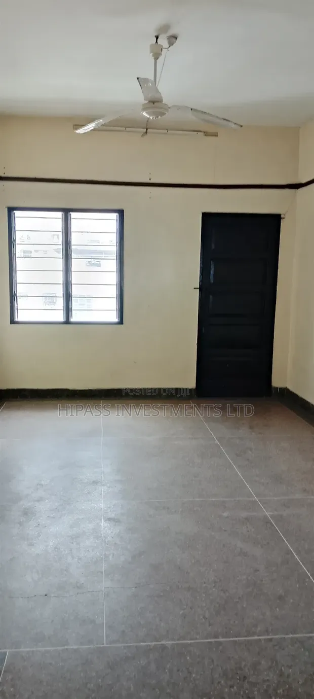 3bdrm Block of Flats in Kenyatta Avenue, Mombasa CBD for rent