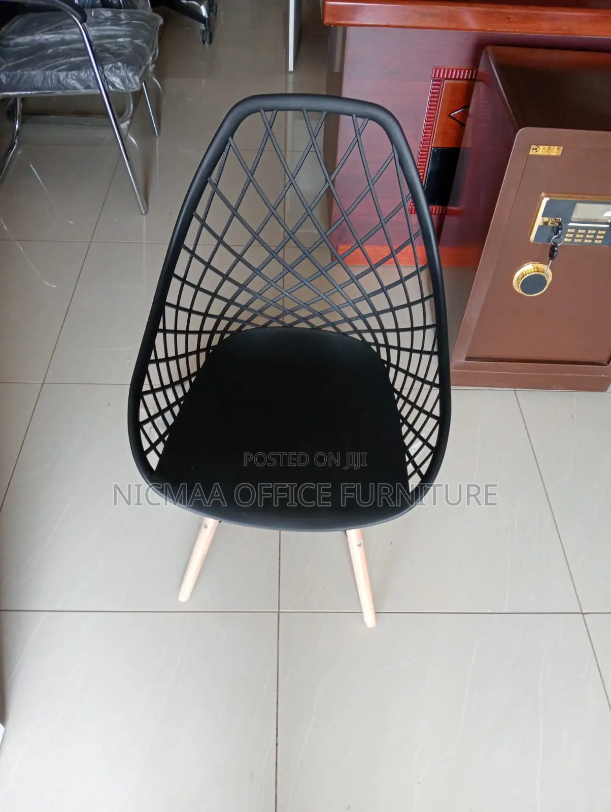 Contemporary Office Edition Accent Chair