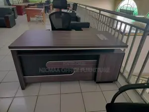 Sleek, Functional, and Timeless Advanced Desk