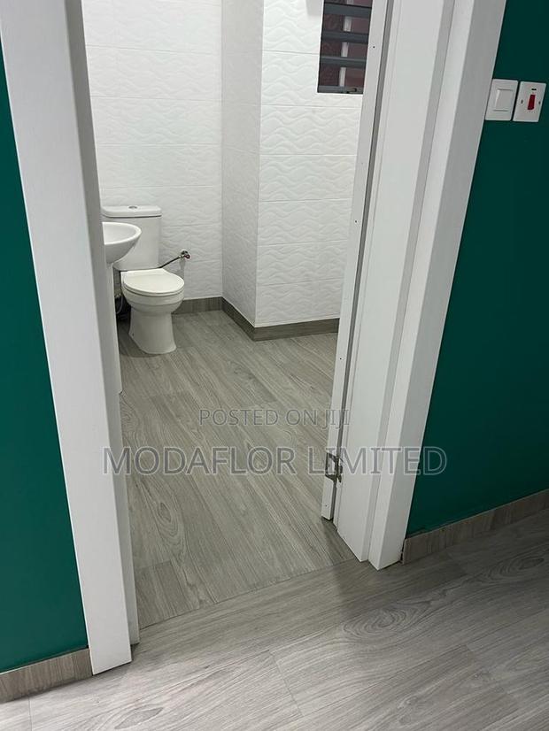 SPC Flooring With Natural Wood Texture – Premium Quality