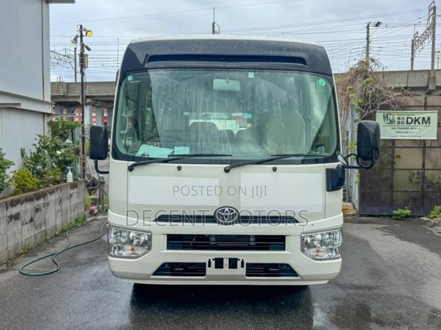 Toyota Coaster 2019 White - thumbnail 2
