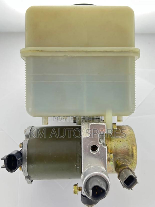 Toyota Land Cruiser Active Height Control Pump Motor. - main view