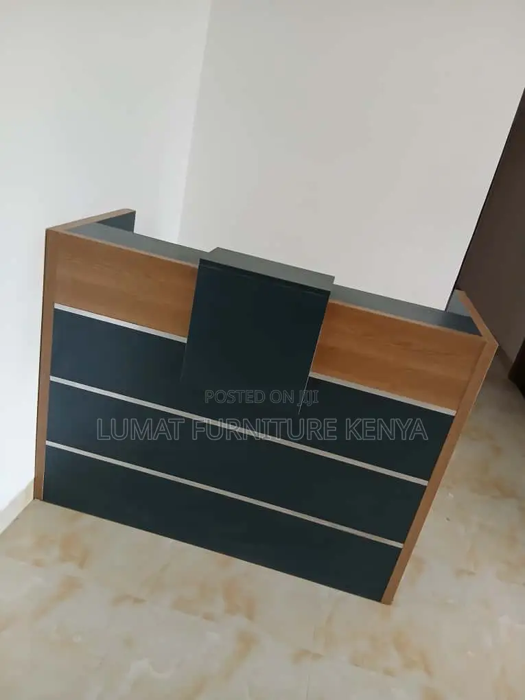 Office Front Desk Workstation