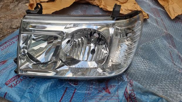 Toyota Landcruiser V8 Headlights