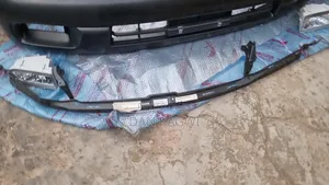 Toyota Landcruiser V8 100 Series Bumper, Retain and Sub-Assembly