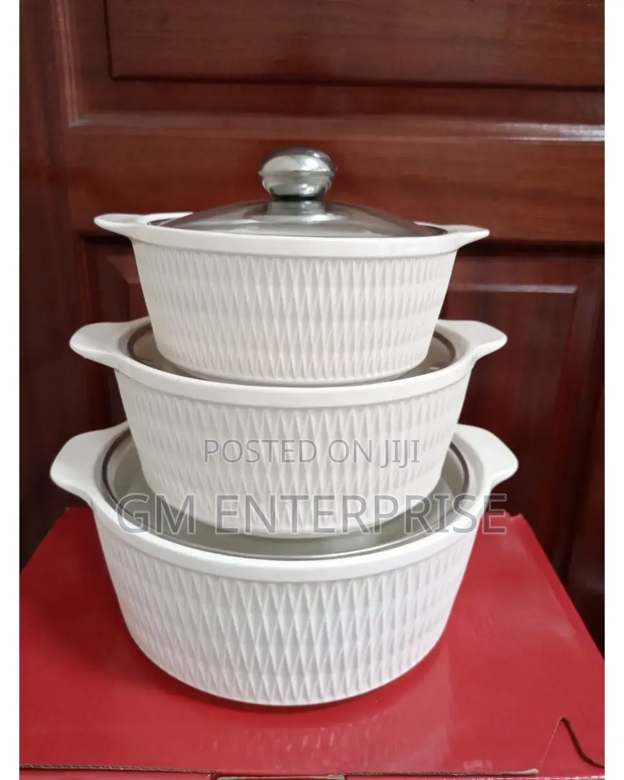 *Set of 3 White Soup Pots