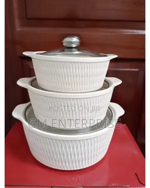 *Set of 3 White Soup Pots
