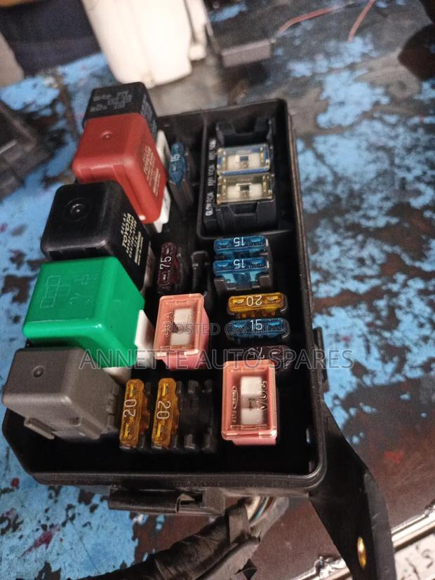 Toyota 102 Fuse Box - thumbnail 3