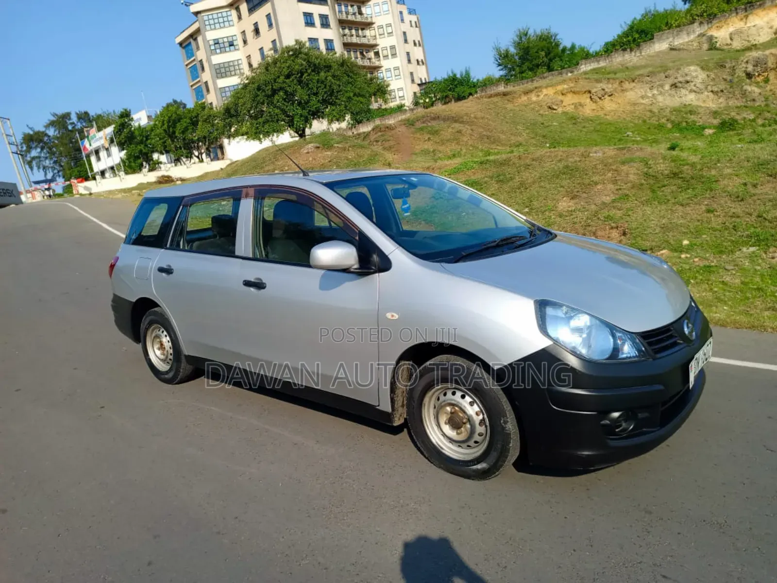 Nissan Advan 2017 Silver