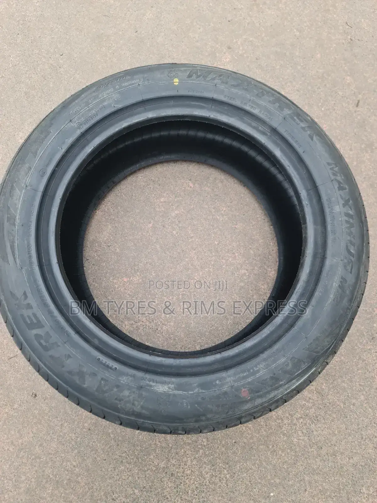 235 /55 R17 Maxtrek Tyres (Maximus M2).