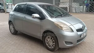 Toyota Vitz 1.3 AWD 5dr 2011 Silver