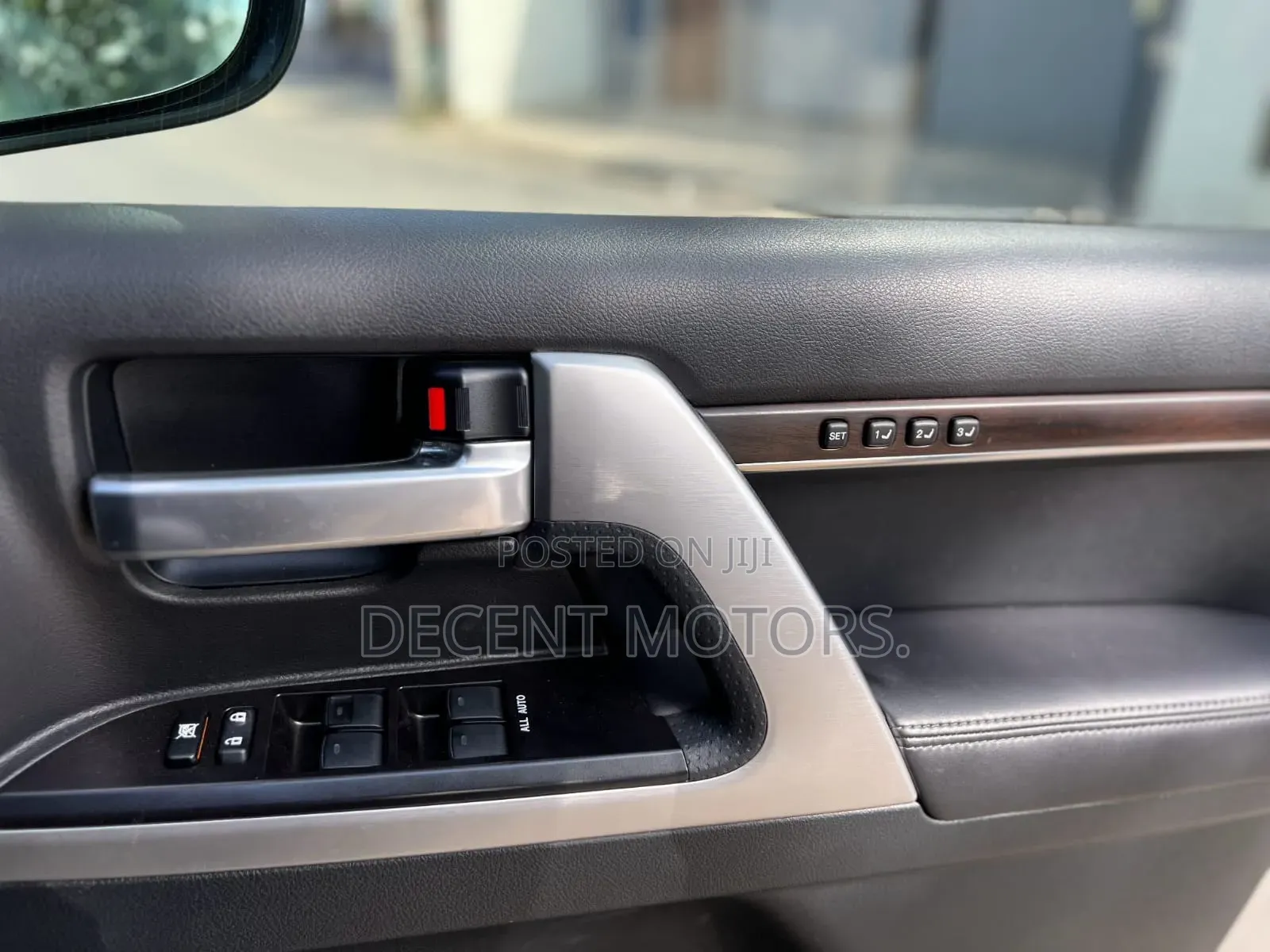 Toyota Land Cruiser 4.6 V8 ZX 2019 Black