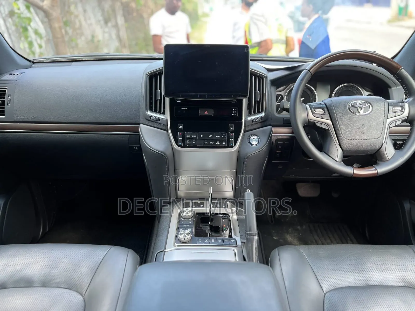 Toyota Land Cruiser 4.6 V8 ZX 2019 Black