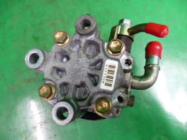 Toyota 1az Power Steering Pump for Voxy, Isis, Wish, Premio.