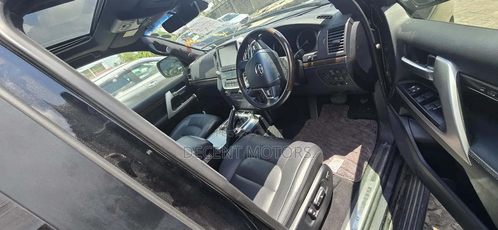 Toyota Land Cruiser 4.6 V8 ZX 2019 Black