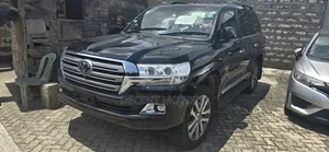 Toyota Land Cruiser 4.6 V8 ZX 2019 Black
