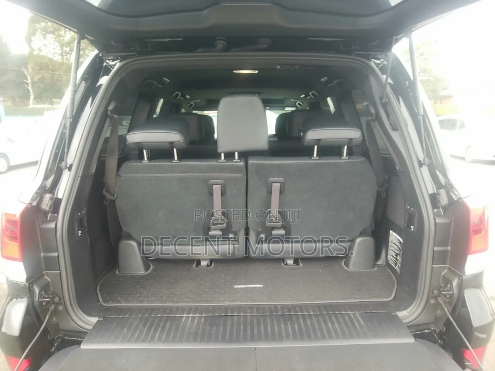 Toyota Land Cruiser 4.6 V8 ZX 2019 Black