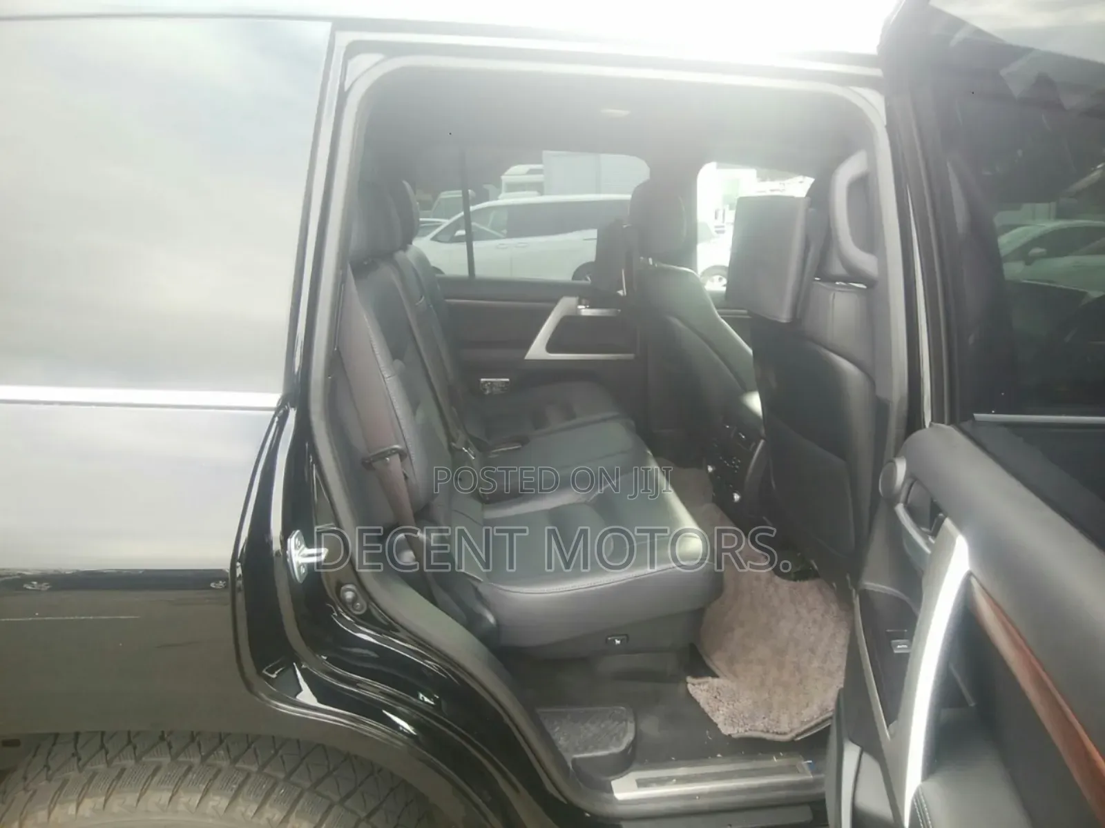 Toyota Land Cruiser 4.6 V8 ZX 2019 Black