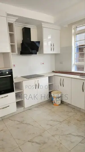 4bdrm Mansion in Batian Massionattes, Kenyatta Road / Theta for sale