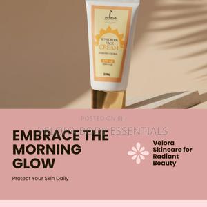 Brightening Spf50 Face Sunscreen , Glowing Lightweight No Whitecast - thumbnail 2